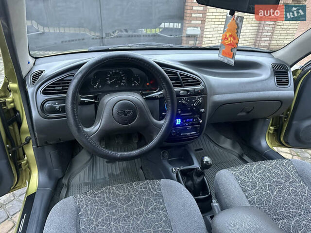 Жовтий Деу Ланос, об'ємом двигуна 1.5 л та пробігом 145 тис. км за 2850 $, фото 35 на Automoto.ua