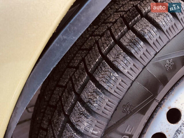 Жовтий Деу Ланос, об'ємом двигуна 1.39 л та пробігом 240 тис. км за 1700 $, фото 11 на Automoto.ua