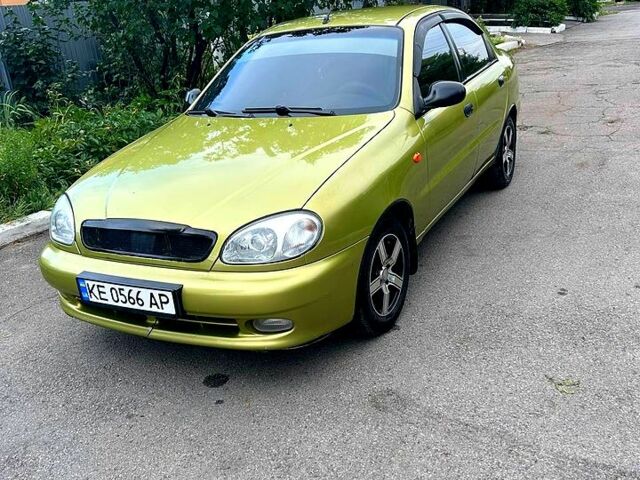 Желтый Дэу Ланос, объемом двигателя 1.5 л и пробегом 247 тыс. км за 3500 $, фото 7 на Automoto.ua