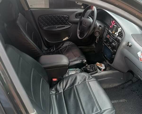Желтый Дэу Ланос, объемом двигателя 1.5 л и пробегом 173 тыс. км за 3200 $, фото 4 на Automoto.ua