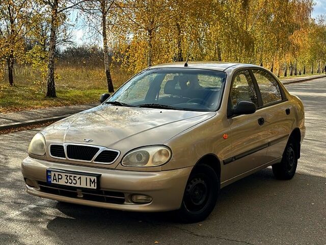 Желтый Дэу Ланос, объемом двигателя 1.5 л и пробегом 165 тыс. км за 1599 $, фото 1 на Automoto.ua