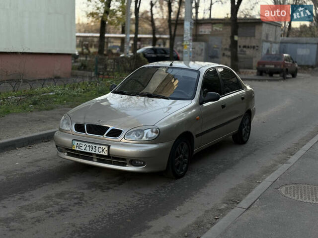 Желтый Дэу Ланос, объемом двигателя 1.6 л и пробегом 115 тыс. км за 2750 $, фото 2 на Automoto.ua