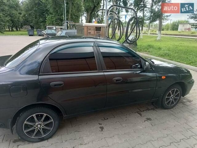 Желтый Дэу Ланос, объемом двигателя 1.5 л и пробегом 173 тыс. км за 3200 $, фото 1 на Automoto.ua