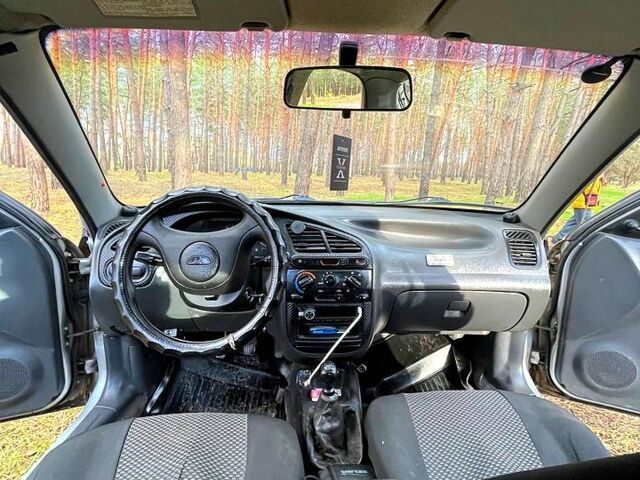 Дэу Ланос 1998 в Кропивницком (Кировограде) на Automoto.ua Серый Дэу Ланос, объемом двигателя 1.5 л и пробегом 0 тыс. км за 1800 $, фото 4 на Automoto.ua