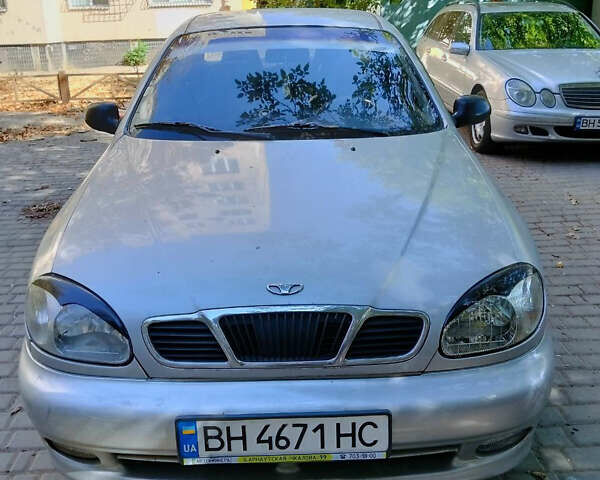 Сірий Деу Ланос, об'ємом двигуна 1.5 л та пробігом 233 тис. км за 2000 $, фото 1 на Automoto.ua