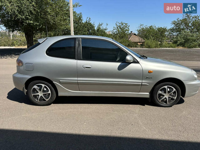 Дэу Ланос 2003 в Кривом Роге на Automoto.ua Серый Дэу Ланос, объемом двигателя 1.6 л и пробегом 237 тыс. км за 3150 $, фото 5 на Automoto.ua