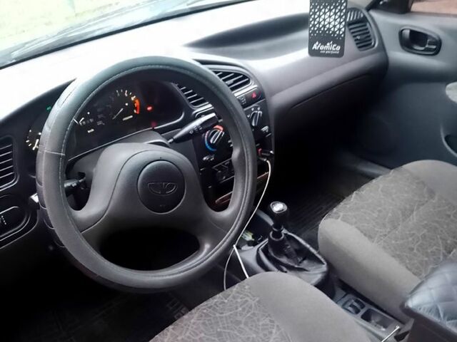 Серый Дэу Ланос, объемом двигателя 1.5 л и пробегом 230 тыс. км за 2000 $, фото 1 на Automoto.ua