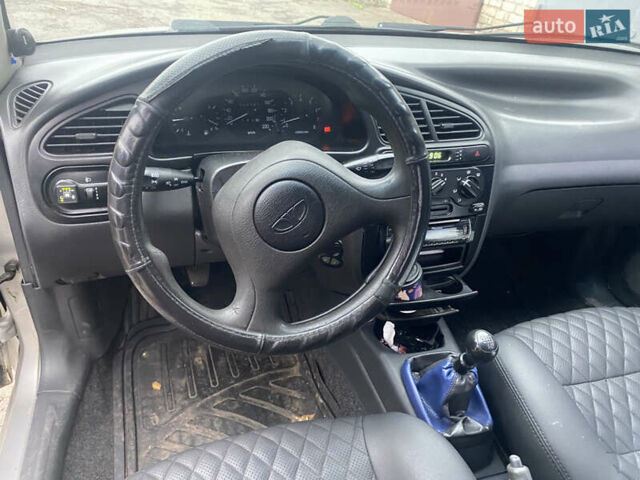 Серый Дэу Ланос, объемом двигателя 1.5 л и пробегом 220 тыс. км за 3000 $, фото 1 на Automoto.ua