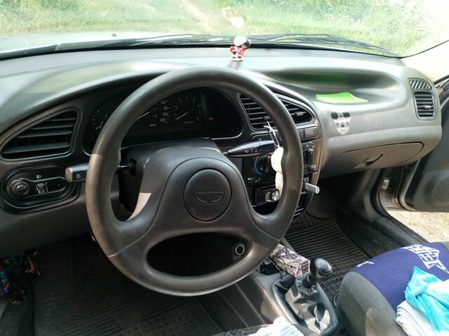 Сірий Деу Ланос, об'ємом двигуна 1.5 л та пробігом 280 тис. км за 1800 $, фото 1 на Automoto.ua