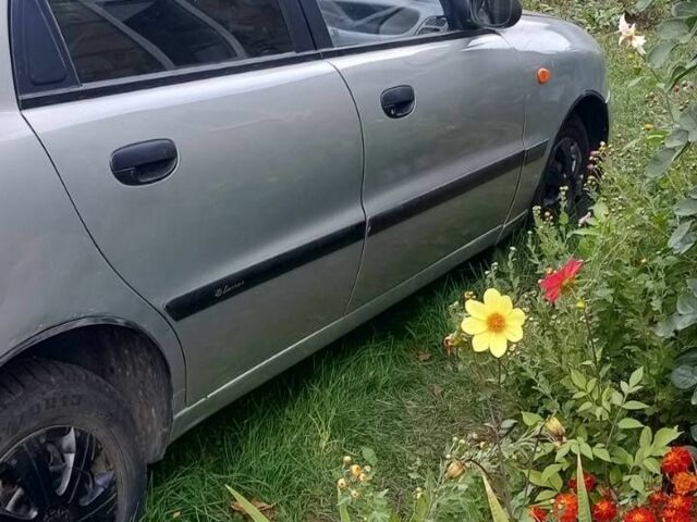 Серый Дэу Ланос, объемом двигателя 1.5 л и пробегом 200 тыс. км за 2000 $, фото 3 на Automoto.ua