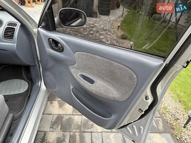 Сірий Деу Ланос, об'ємом двигуна 1.5 л та пробігом 186 тис. км за 3200 $, фото 6 на Automoto.ua