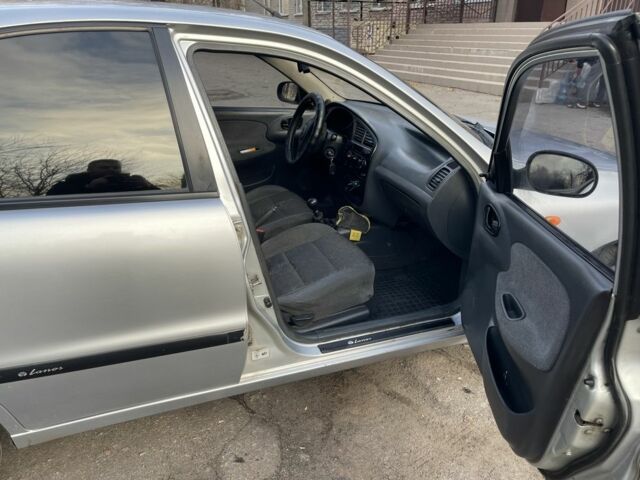 Сірий Деу Ланос, об'ємом двигуна 1.5 л та пробігом 300 тис. км за 2800 $, фото 4 на Automoto.ua