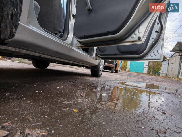 Серый Дэу Ланос, объемом двигателя 1.5 л и пробегом 130 тыс. км за 3300 $, фото 1 на Automoto.ua