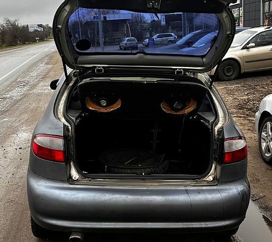 Сірий Деу Ланос, об'ємом двигуна 1.6 л та пробігом 167 тис. км за 1350 $, фото 9 на Automoto.ua