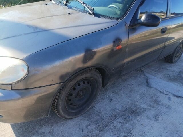 Сірий Деу Ланос, об'ємом двигуна 1.5 л та пробігом 220 тис. км за 1021 $, фото 4 на Automoto.ua