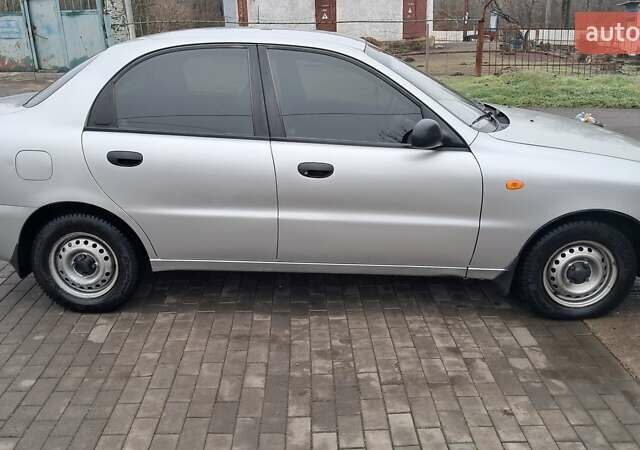 Серый Дэу Ланос, объемом двигателя 1.5 л и пробегом 295 тыс. км за 2300 $, фото 1 на Automoto.ua