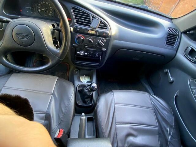 Дэу Ланос 2002 в Кривом Роге на Automoto.ua Серый Дэу Ланос, объемом двигателя 1.5 л и пробегом 180 тыс. км за 2499 $, фото 5 на Automoto.ua