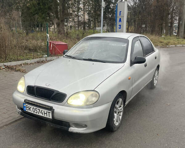 Сірий Деу Ланос, об'ємом двигуна 1.5 л та пробігом 230 тис. км за 1900 $, фото 1 на Automoto.ua