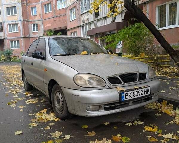 Деу Ланос 2002 у Рівному на Automoto.ua Сірий Деу Ланос, об'ємом двигуна 1.35 л та пробігом 327 тис. км за 1200 $, фото 4 на Automoto.ua