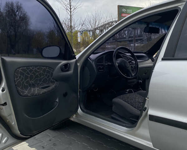 Сірий Деу Ланос, об'ємом двигуна 1.5 л та пробігом 420 тис. км за 2250 $, фото 12 на Automoto.ua