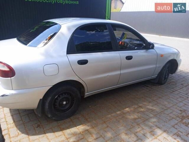 Деу Ланос 2002 у Кропивницькому (Кіровограді) на Automoto.ua Сірий Деу Ланос, об'ємом двигуна 1.3 л та пробігом 300 тис. км за 1800 $, фото 1 на Automoto.ua