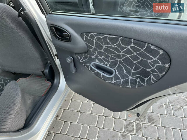 Серый Дэу Ланос, объемом двигателя 1.5 л и пробегом 152 тыс. км за 1999 $, фото 31 на Automoto.ua