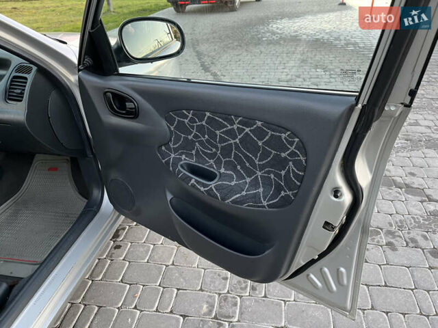 Серый Дэу Ланос, объемом двигателя 1.5 л и пробегом 152 тыс. км за 1999 $, фото 27 на Automoto.ua