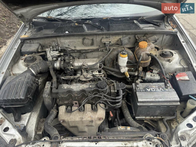 Серый Дэу Ланос, объемом двигателя 1.5 л и пробегом 80 тыс. км за 1150 $, фото 3 на Automoto.ua