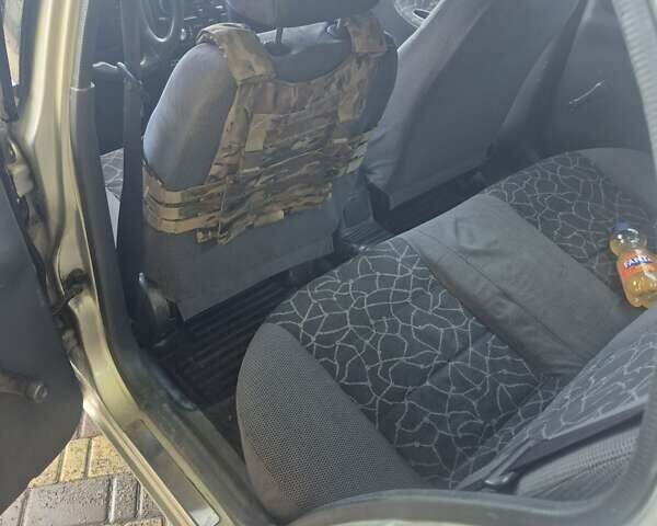 Дэу Ланос 2003 в Новомосковске на Automoto.ua Серый Дэу Ланос, объемом двигателя 1.5 л и пробегом 220 тыс. км за 2200 $, фото 7 на Automoto.ua