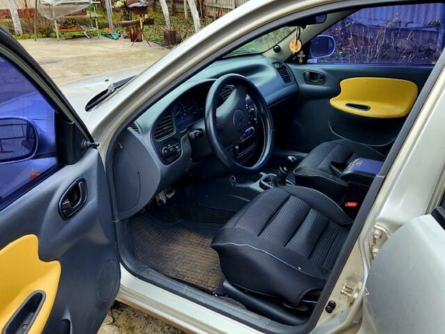 Серый Дэу Ланос, объемом двигателя 1.5 л и пробегом 320 тыс. км за 2500 $, фото 4 на Automoto.ua