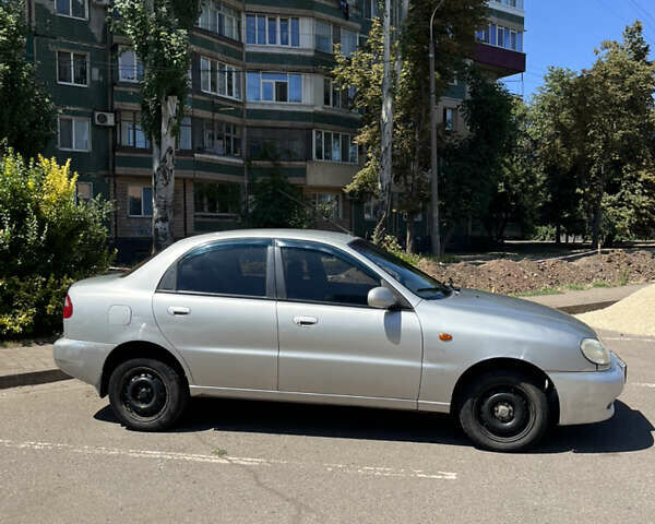 Дэу Ланос 2003 в Кривом Роге на Automoto.ua Серый Дэу Ланос, объемом двигателя 1.6 л и пробегом 281 тыс. км за 2100 $, фото 2 на Automoto.ua