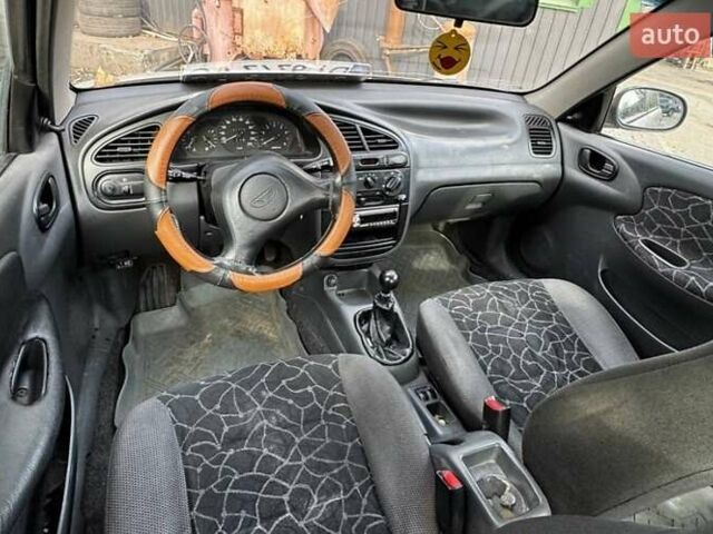 Серый Дэу Ланос, объемом двигателя 1.5 л и пробегом 200 тыс. км за 1350 $, фото 1 на Automoto.ua