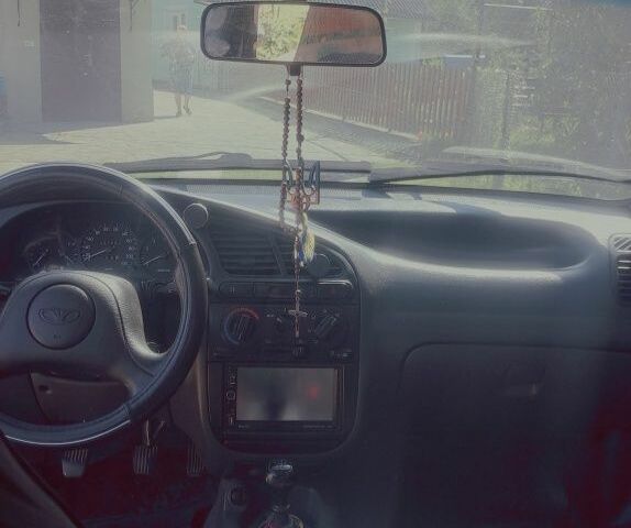 Дэу Ланос 2003 в Стрые на Automoto.ua Серый Дэу Ланос, объемом двигателя 1.5 л и пробегом 237 тыс. км за 1200 $, фото 4 на Automoto.ua