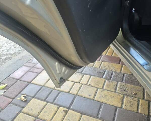 Дэу Ланос 2003 в Новомосковске на Automoto.ua Серый Дэу Ланос, объемом двигателя 1.5 л и пробегом 220 тыс. км за 2200 $, фото 13 на Automoto.ua