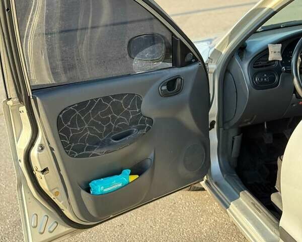 Серый Дэу Ланос, объемом двигателя 1.5 л и пробегом 237 тыс. км за 2700 $, фото 7 на Automoto.ua