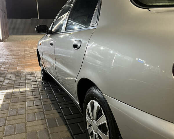 Серый Дэу Ланос, объемом двигателя 1.5 л и пробегом 270 тыс. км за 2200 $, фото 2 на Automoto.ua