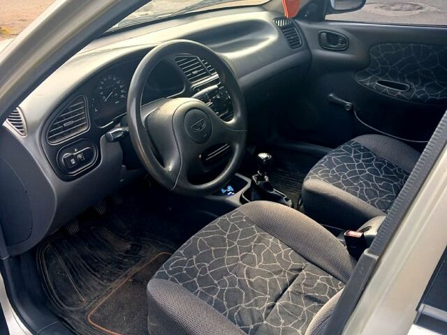 Дэу Ланос 2003 в Одессе на Automoto.ua Серый Дэу Ланос, объемом двигателя 1.5 л и пробегом 94 тыс. км за 3200 $, фото 1 на Automoto.ua