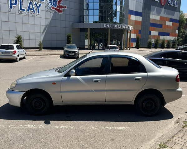 Дэу Ланос 2003 в Кривом Роге на Automoto.ua Серый Дэу Ланос, объемом двигателя 1.6 л и пробегом 281 тыс. км за 2100 $, фото 1 на Automoto.ua