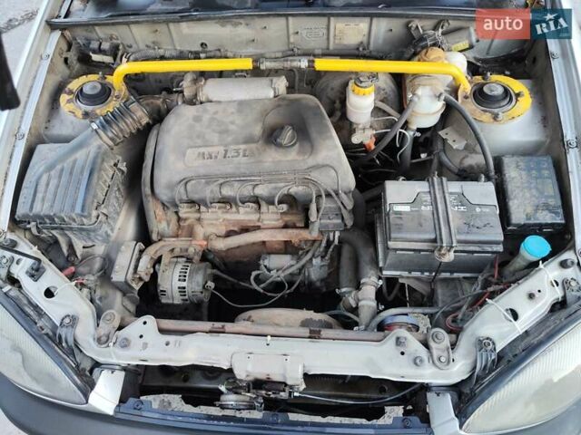 Дэу Ланос 2003 в Львове на Automoto.ua Серый Дэу Ланос, объемом двигателя 1.3 л и пробегом 254 тыс. км за 1600 $, фото 2 на Automoto.ua
