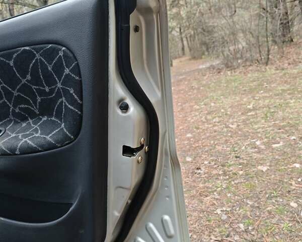 Серый Дэу Ланос, объемом двигателя 1.5 л и пробегом 198 тыс. км за 3100 $, фото 8 на Automoto.ua