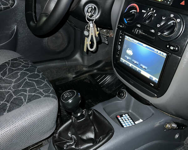 Серый Дэу Ланос, объемом двигателя 1.5 л и пробегом 268 тыс. км за 2400 $, фото 30 на Automoto.ua