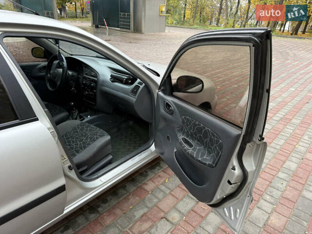 Деу Ланос 2004 у Ладижин на Automoto.ua Сірий Деу Ланос, об'ємом двигуна 1.5 л та пробігом 204 тис. км за 1850 $, фото 34 на Automoto.ua