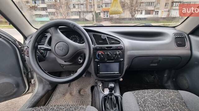 Серый Дэу Ланос, объемом двигателя 1.5 л и пробегом 300 тыс. км за 2200 $, фото 4 на Automoto.ua