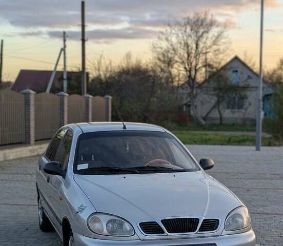 Деу Ланос 2004 у Старокостянтинів на Automoto.ua Сірий Деу Ланос, об'ємом двигуна 1.5 л та пробігом 183 тис. км за 2100 $, фото 4 на Automoto.ua