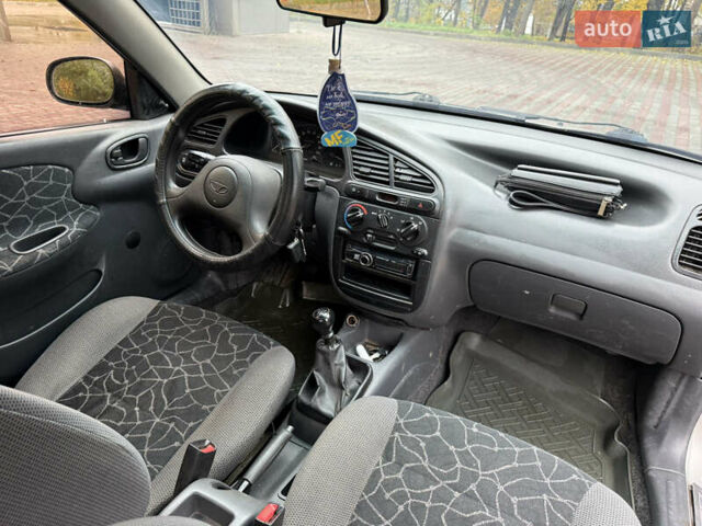 Деу Ланос 2004 у Ладижин на Automoto.ua Сірий Деу Ланос, об'ємом двигуна 1.5 л та пробігом 204 тис. км за 1850 $, фото 37 на Automoto.ua