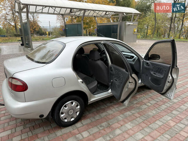 Деу Ланос 2004 у Ладижин на Automoto.ua Сірий Деу Ланос, об'ємом двигуна 1.5 л та пробігом 204 тис. км за 1850 $, фото 39 на Automoto.ua
