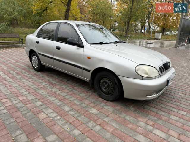Деу Ланос 2004 у Ладижин на Automoto.ua Сірий Деу Ланос, об'ємом двигуна 1.5 л та пробігом 204 тис. км за 1850 $, фото 3 на Automoto.ua
