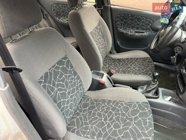 Деу Ланос 2004 у Ладижин на Automoto.ua Сірий Деу Ланос, об'ємом двигуна 1.5 л та пробігом 204 тис. км за 1850 $, фото 36 на Automoto.ua