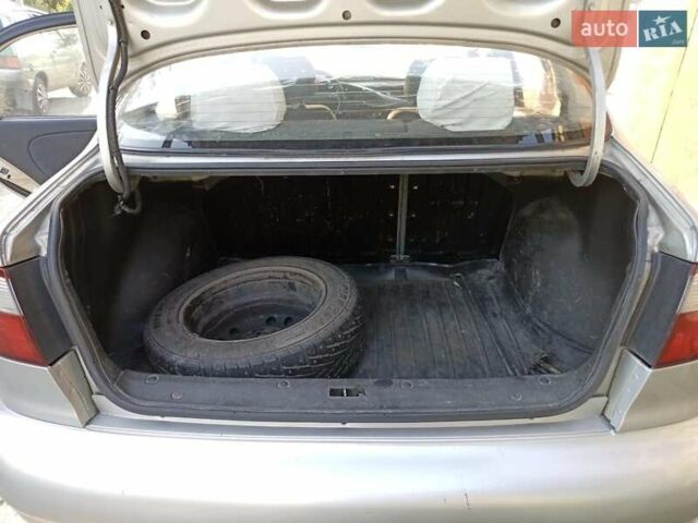 Сірий Деу Ланос, об'ємом двигуна 1.6 л та пробігом 161 тис. км за 2700 $, фото 5 на Automoto.ua