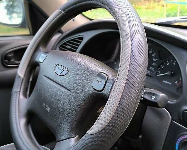Сірий Деу Ланос, об'ємом двигуна 1.5 л та пробігом 132 тис. км за 3300 $, фото 2 на Automoto.ua
